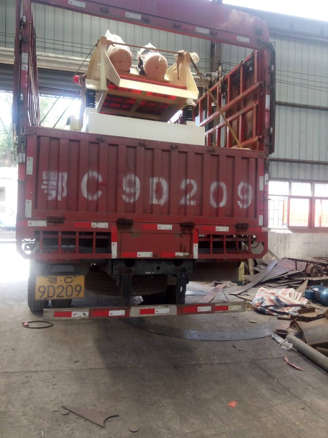 發(fā)往湖北天門和京山的三臺細砂回收機