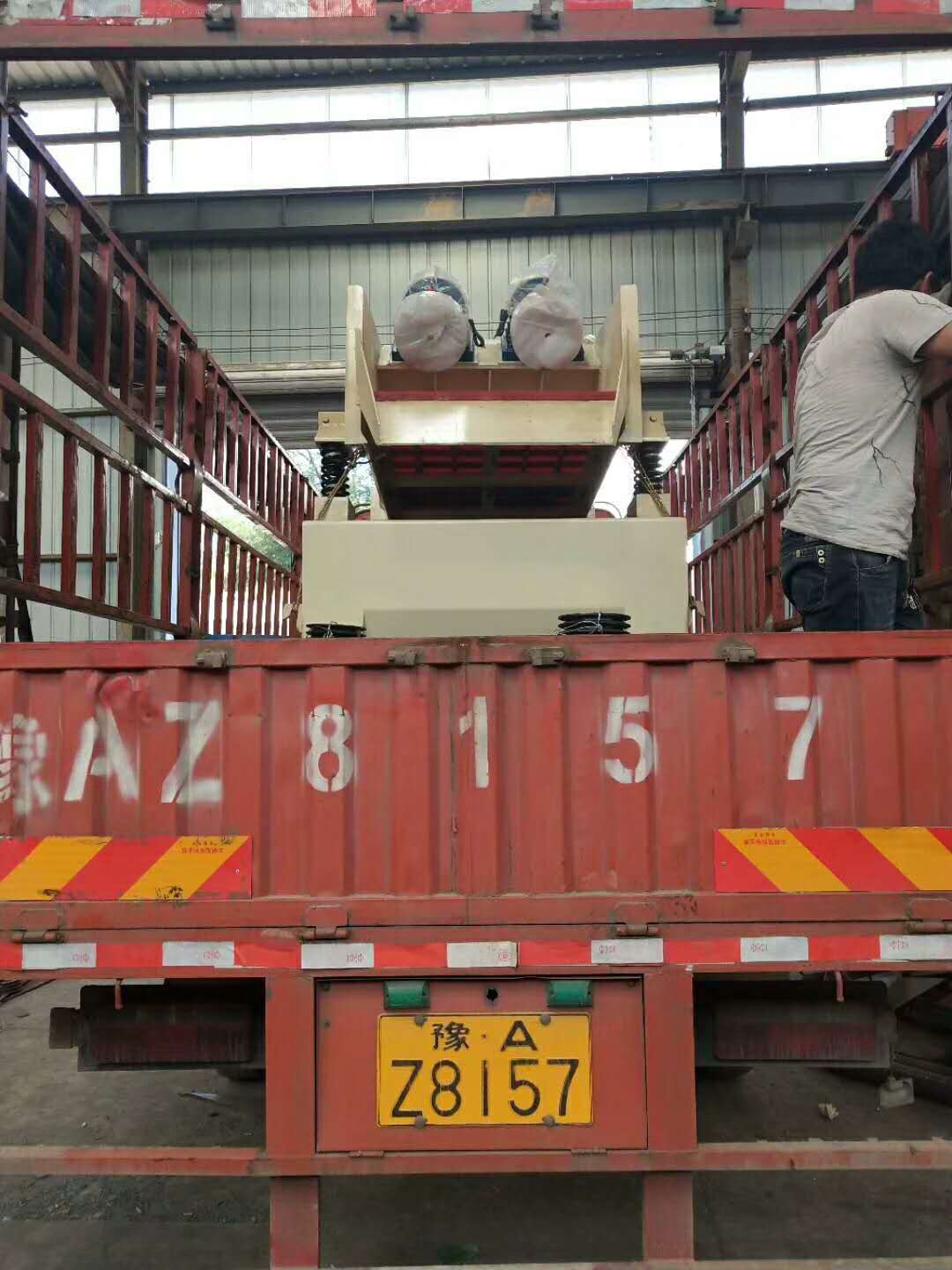 發(fā)往湖南婁底漣源的2臺350細砂回收機